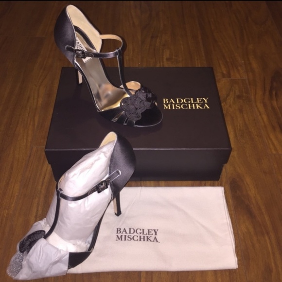 Badgley Mischka Shoes - Badgley Mischka Kamille T Strap, NIB